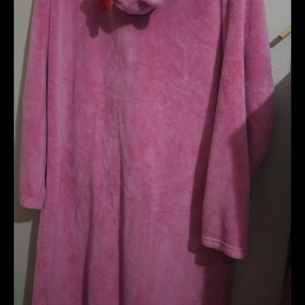 Hello Kitty Pink Robe x Forever 21 - Picture 5 of 5